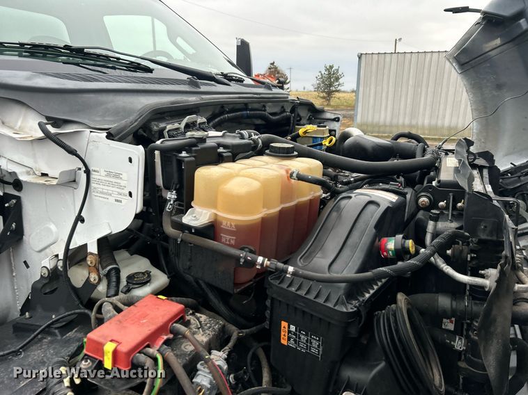 image for item KH9688 2016 Ford F650  box truck