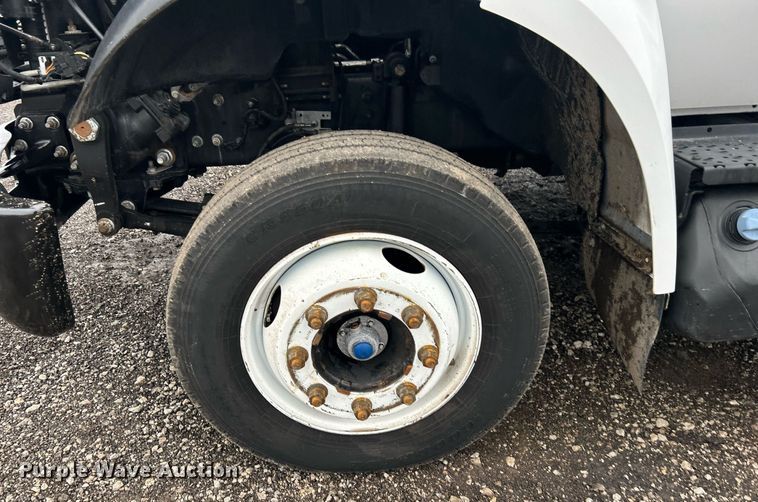 image for item KH9688 2016 Ford F650  box truck