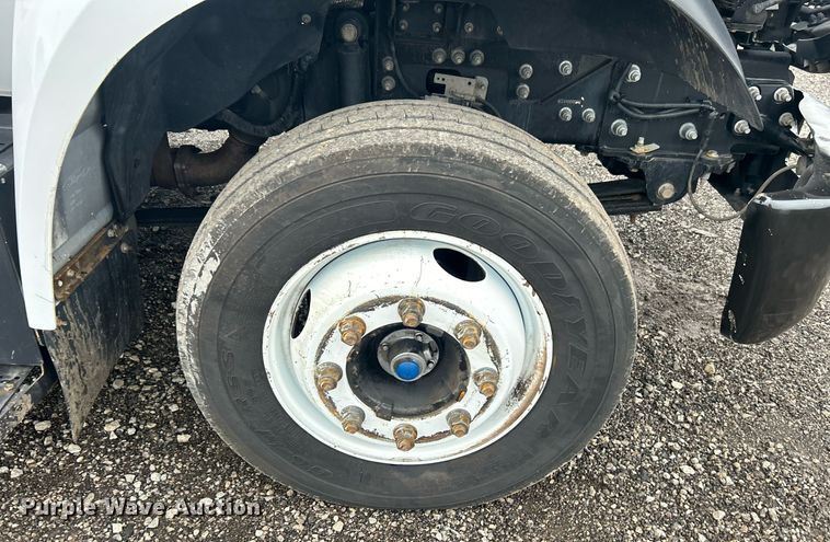 image for item KH9688 2016 Ford F650  box truck