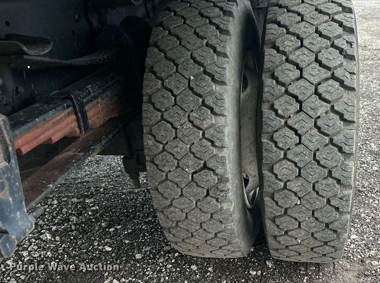 image for item KH9688 2016 Ford F650  box truck