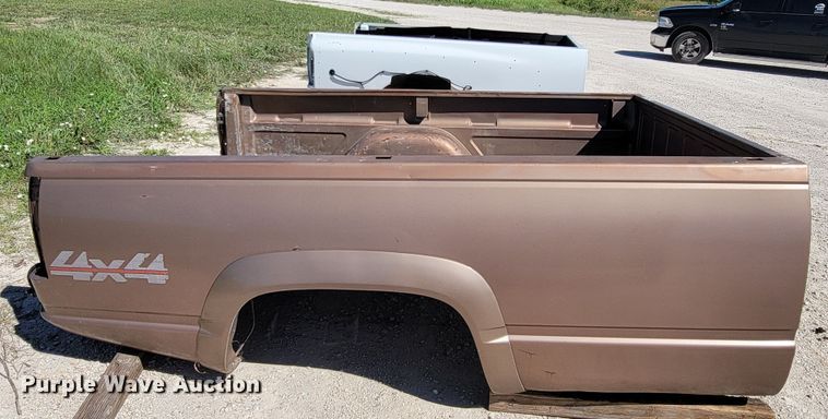 image for item KT9246 (2) truck beds