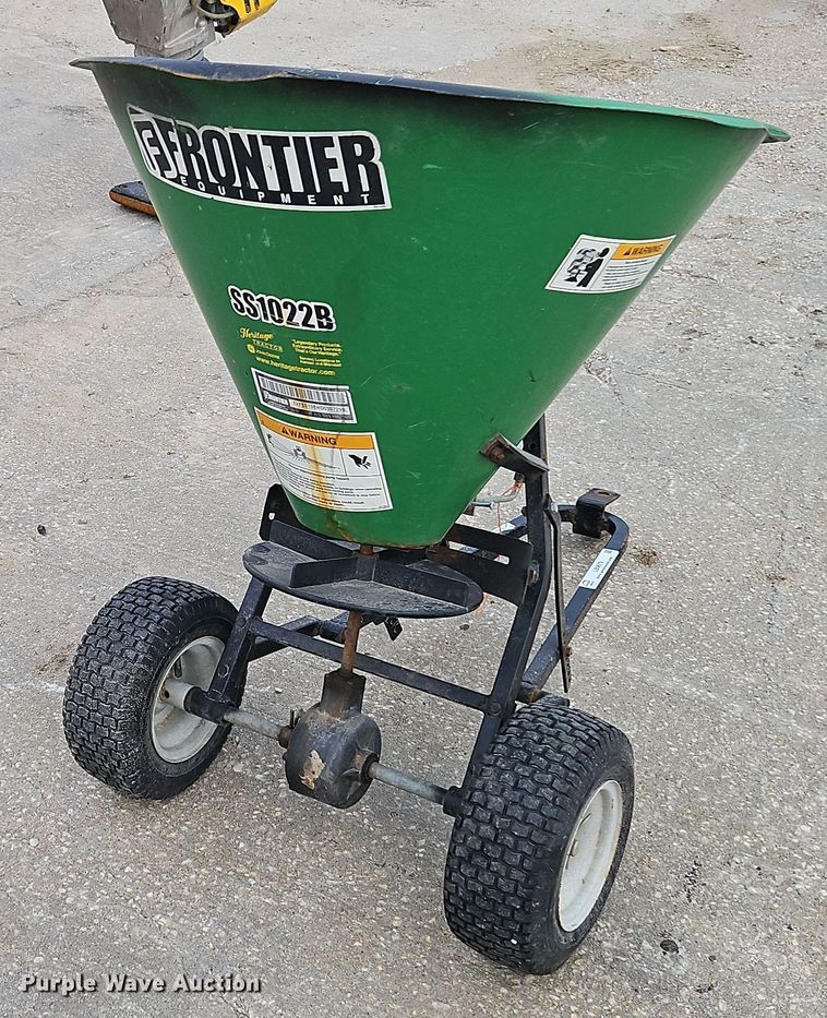 image for item LB9679 Frontier SS1022B  spreader