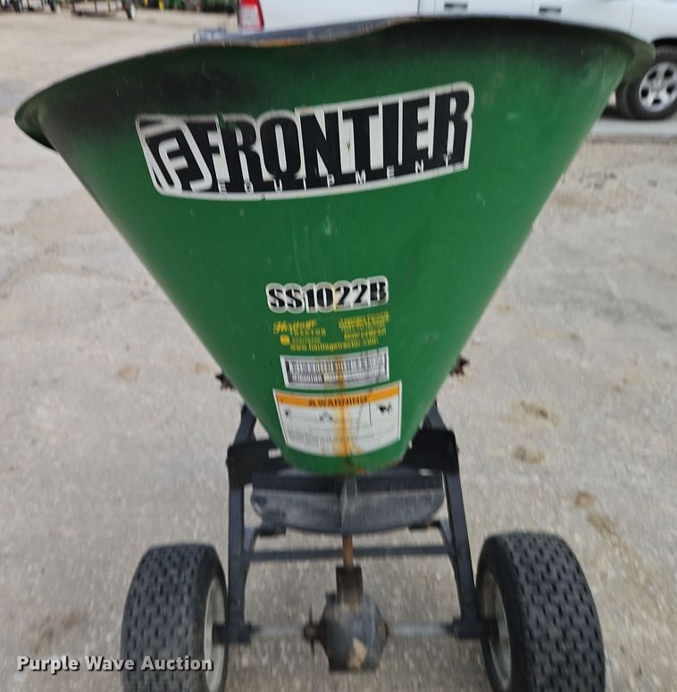 image for item LB9679 Frontier SS1022B  spreader