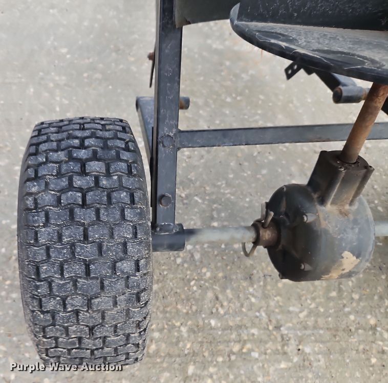 image for item LB9679 Frontier SS1022B  spreader