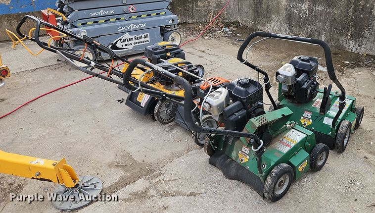 image for item LB9683 Push lawn mowers