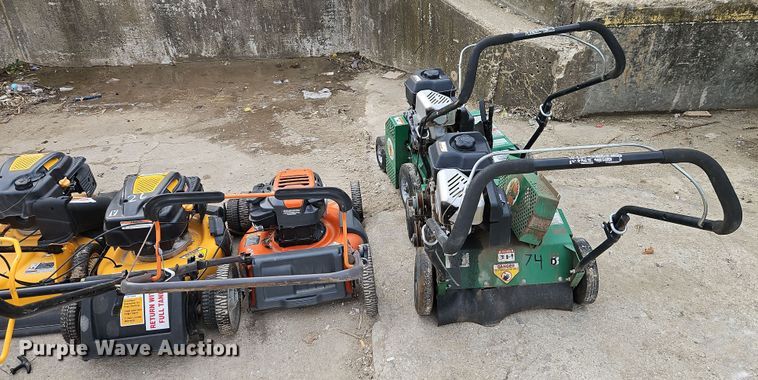 image for item LB9683 Push lawn mowers