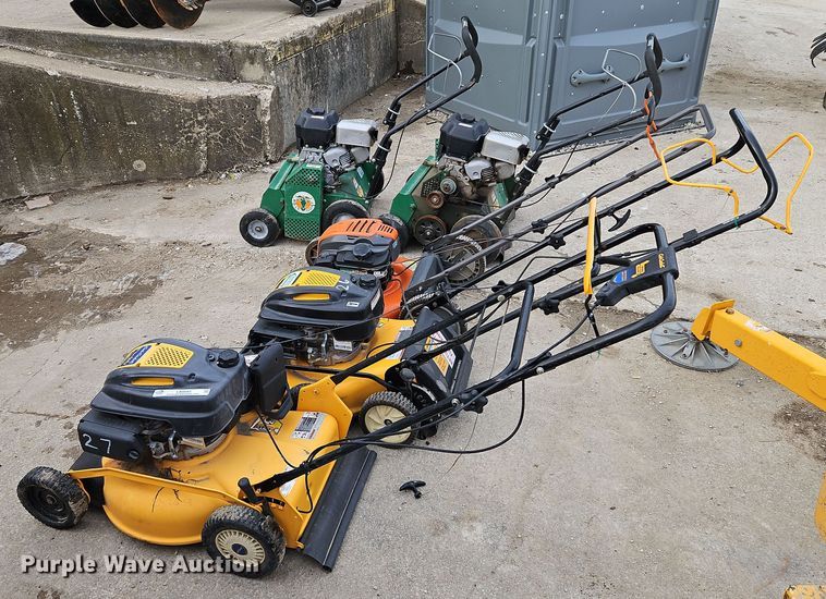 image for item LB9683 Push lawn mowers