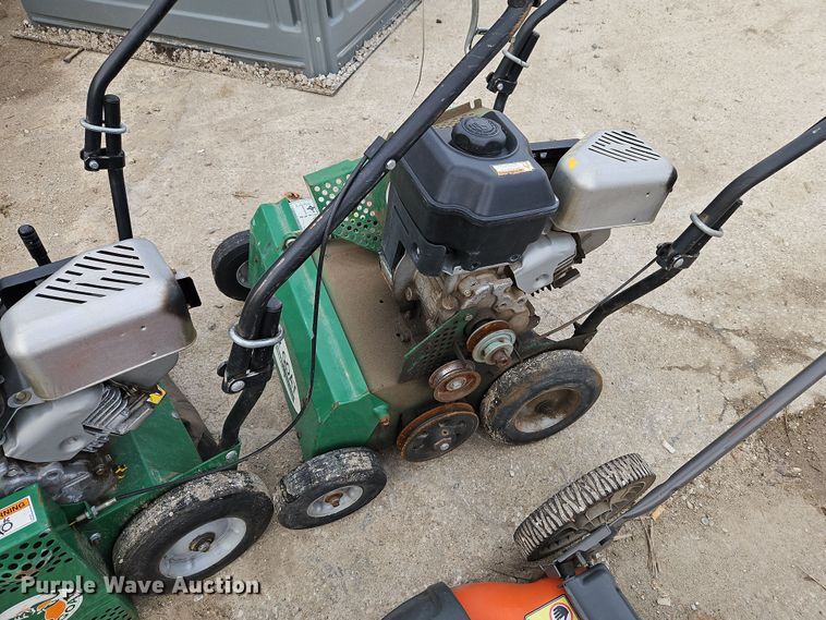 image for item LB9683 Push lawn mowers