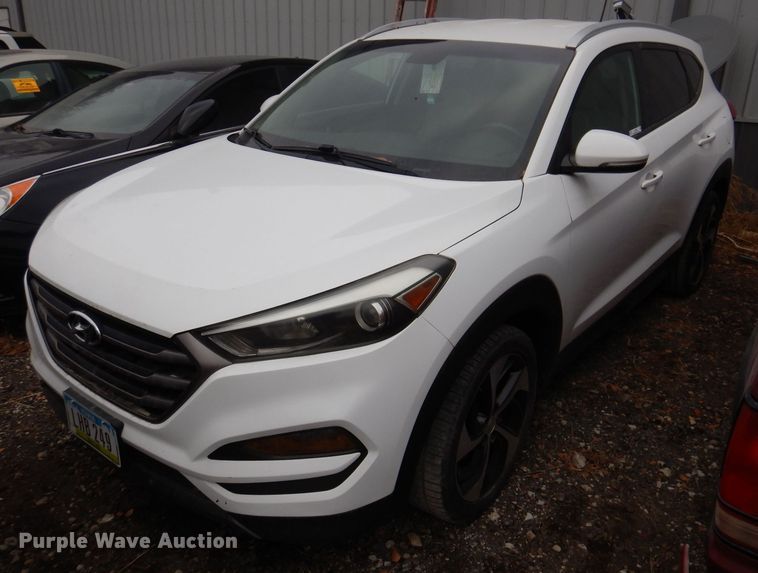 image for item LC9403 2016 Hyundai Tucson  SUV