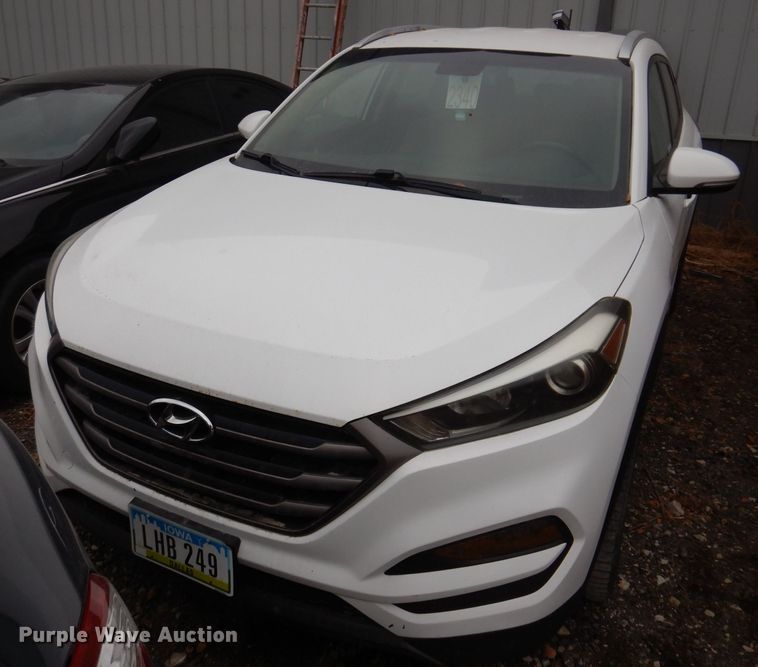 image for item LC9403 2016 Hyundai Tucson  SUV