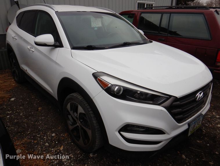 image for item LC9403 2016 Hyundai Tucson  SUV