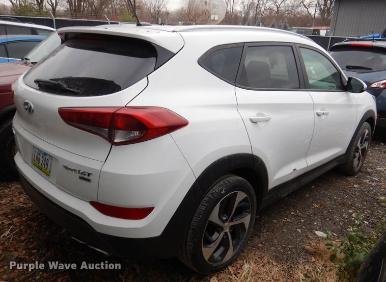 image for item LC9403 2016 Hyundai Tucson  SUV