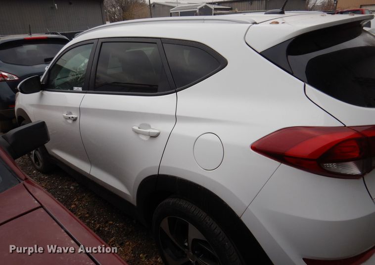 image for item LC9403 2016 Hyundai Tucson  SUV