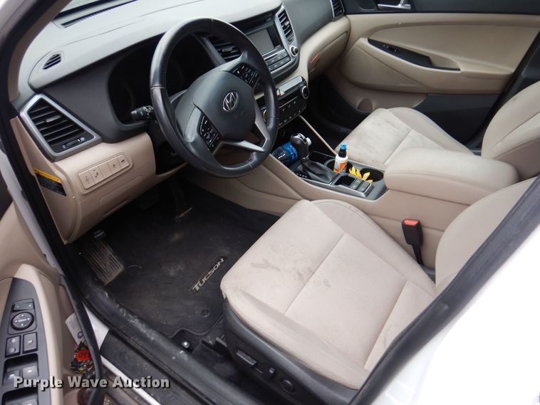 image for item LC9403 2016 Hyundai Tucson  SUV