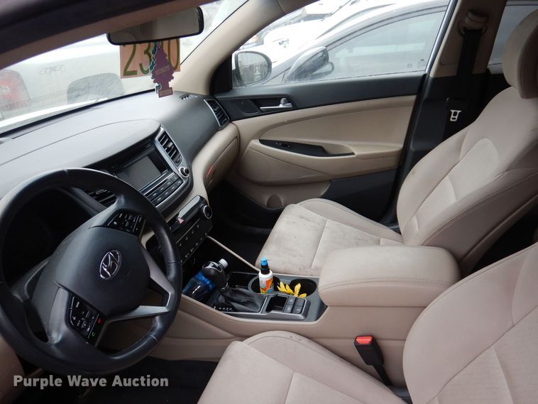 image for item LC9403 2016 Hyundai Tucson  SUV