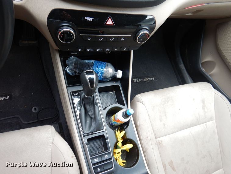 image for item LC9403 2016 Hyundai Tucson  SUV