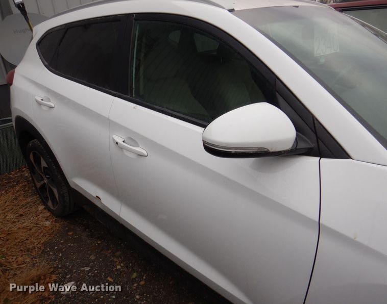 image for item LC9403 2016 Hyundai Tucson  SUV