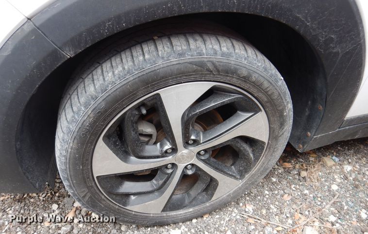 image for item LC9403 2016 Hyundai Tucson  SUV