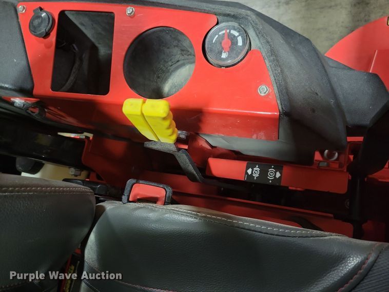 image for item LC9480 2020 Gravely Pro-Turn 460  ZTR lawn mower