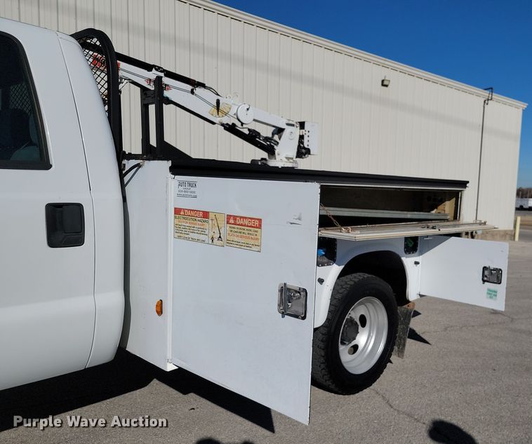 image for item LD9095 2011 Ford F550 Crew Cab utility / service truck