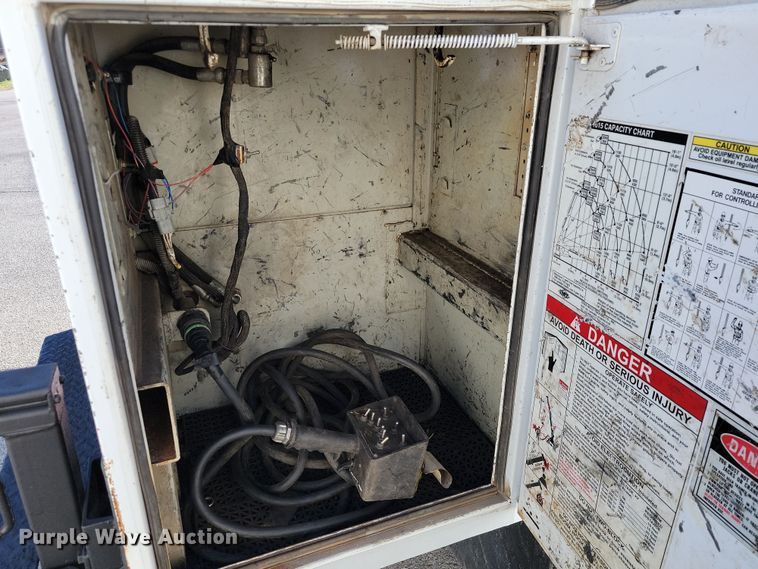 image for item LD9095 2011 Ford F550 Crew Cab utility / service truck