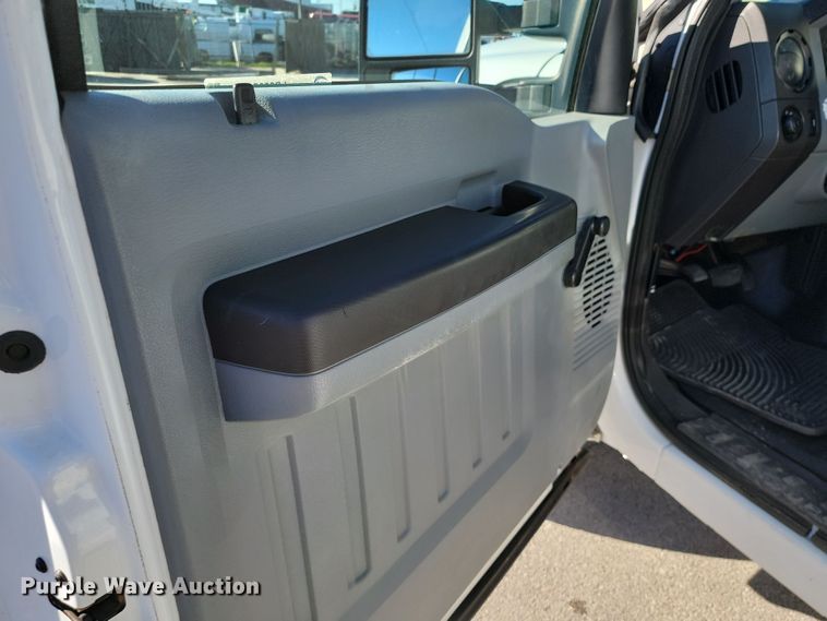 image for item LD9095 2011 Ford F550 Crew Cab utility / service truck