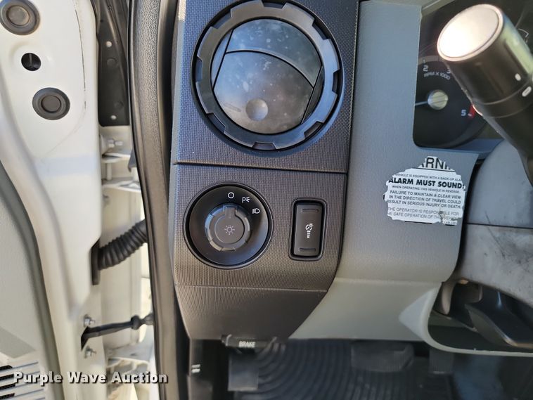 image for item LD9095 2011 Ford F550 Crew Cab utility / service truck