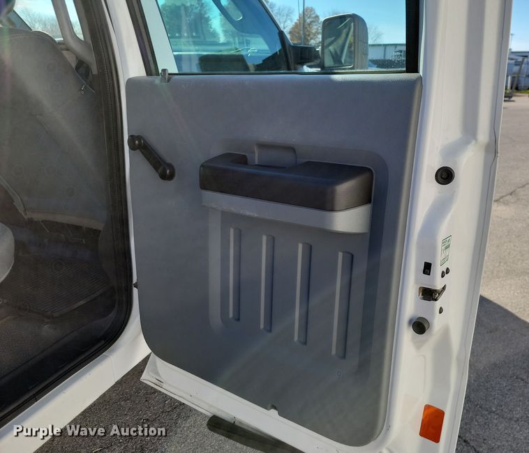 image for item LD9095 2011 Ford F550 Crew Cab utility / service truck