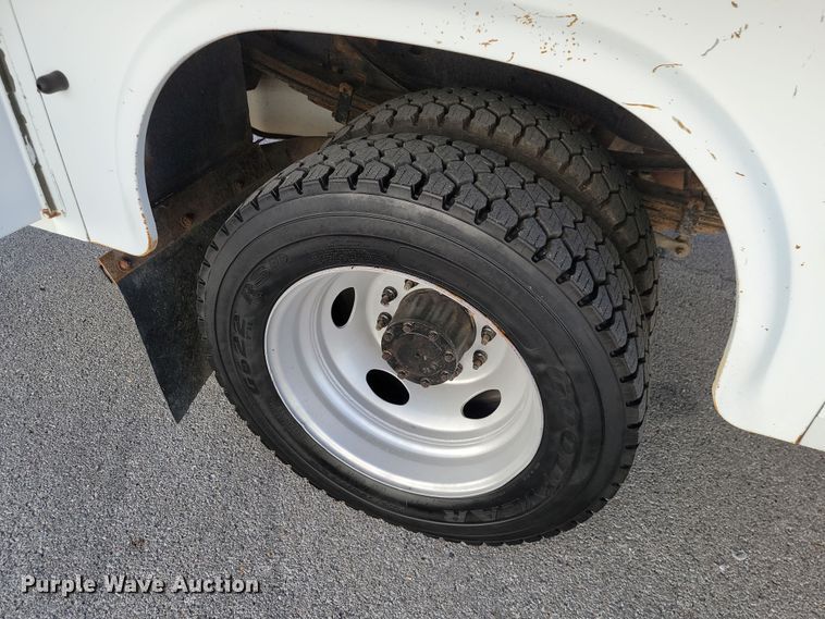 image for item LD9095 2011 Ford F550 Crew Cab utility / service truck