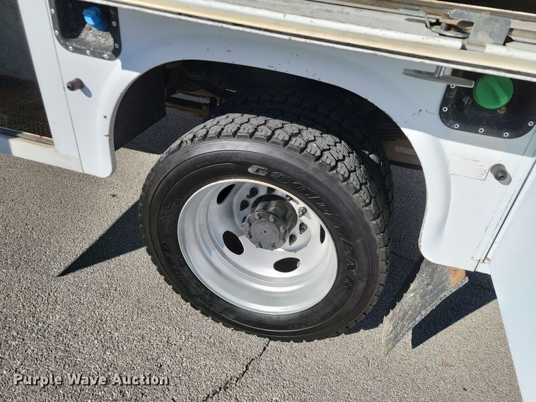 image for item LD9095 2011 Ford F550 Crew Cab utility / service truck