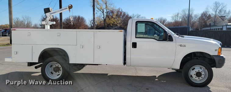 image for item LD9096 1999 Ford F450 Super Duty utility / service truck