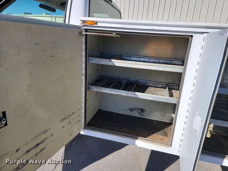 image for item LD9096 1999 Ford F450 Super Duty utility / service truck