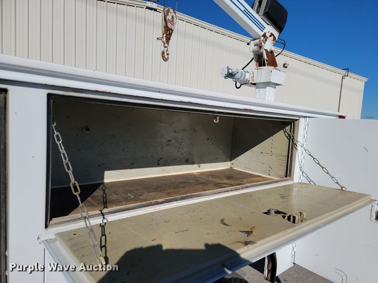 image for item LD9096 1999 Ford F450 Super Duty utility / service truck