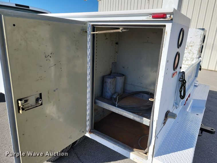 image for item LD9096 1999 Ford F450 Super Duty utility / service truck