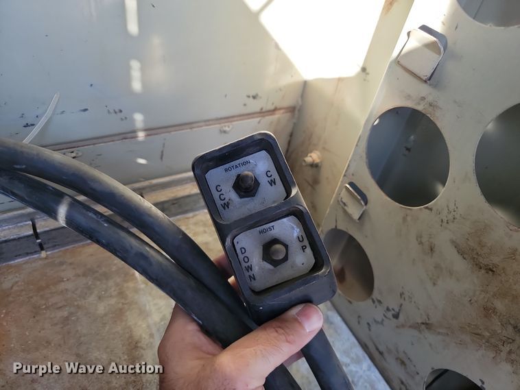 image for item LD9096 1999 Ford F450 Super Duty utility / service truck