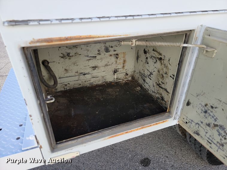 image for item LD9096 1999 Ford F450 Super Duty utility / service truck