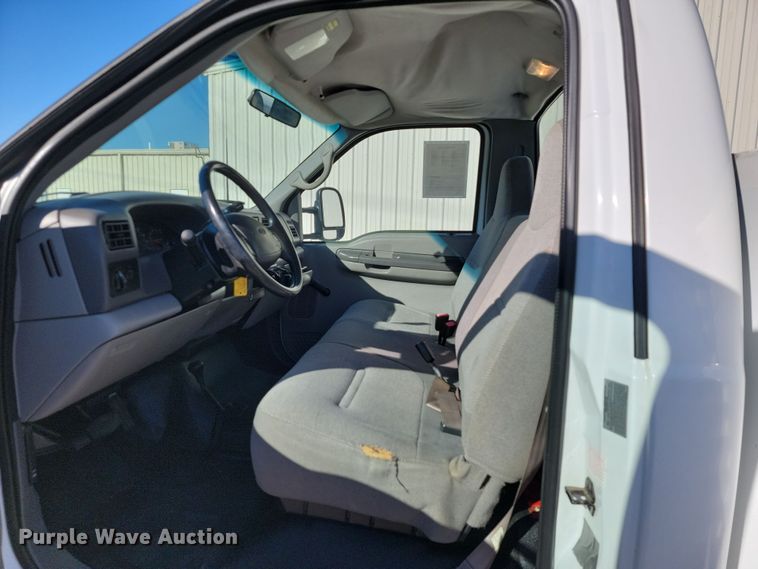 image for item LD9096 1999 Ford F450 Super Duty utility / service truck