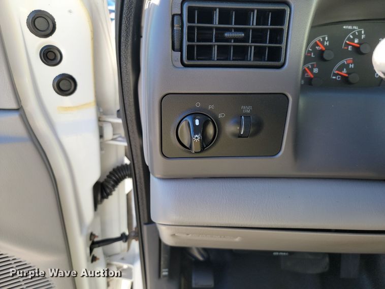 image for item LD9096 1999 Ford F450 Super Duty utility / service truck