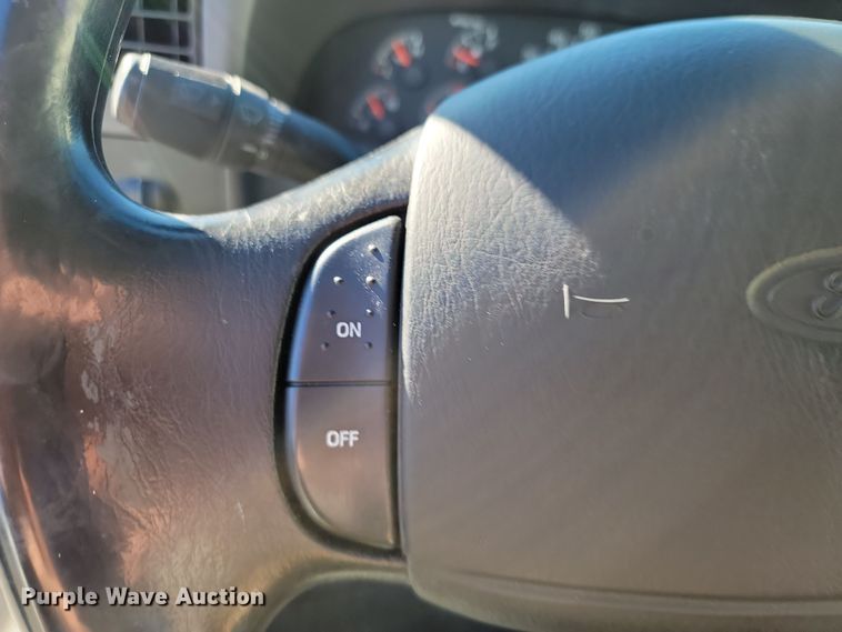 image for item LD9096 1999 Ford F450 Super Duty utility / service truck