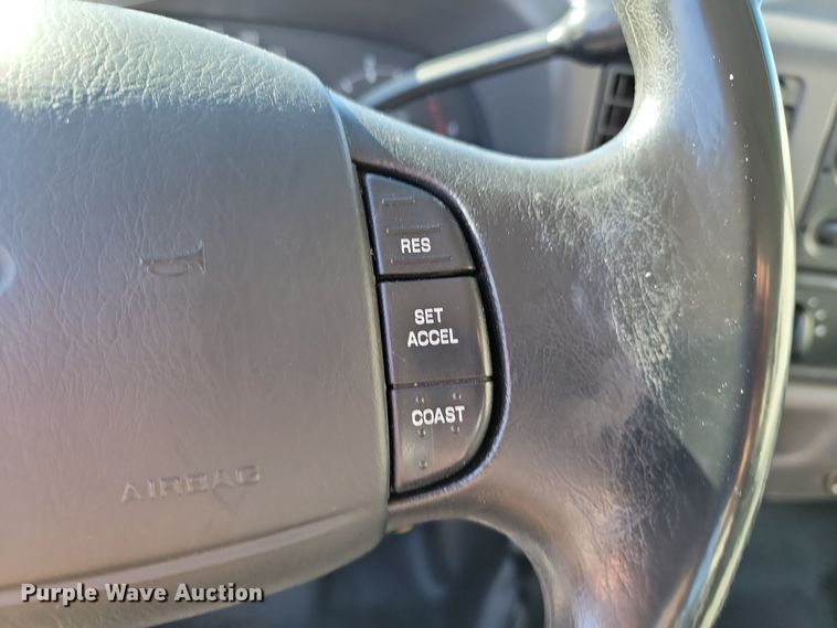 image for item LD9096 1999 Ford F450 Super Duty utility / service truck