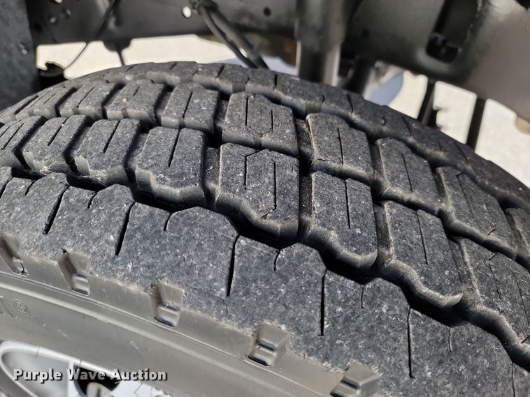 image for item LD9096 1999 Ford F450 Super Duty utility / service truck