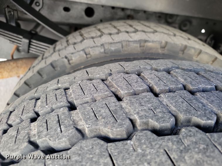 image for item LD9096 1999 Ford F450 Super Duty utility / service truck