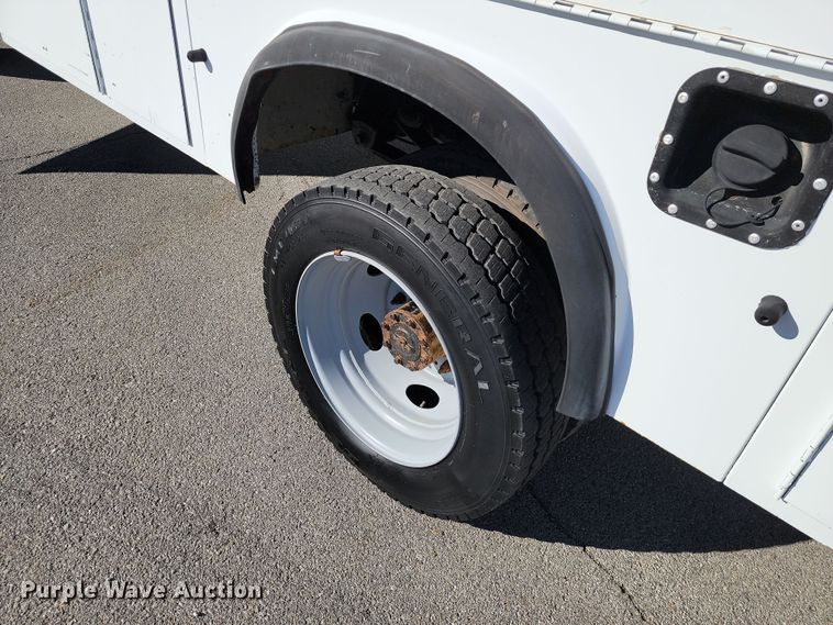 image for item LD9096 1999 Ford F450 Super Duty utility / service truck