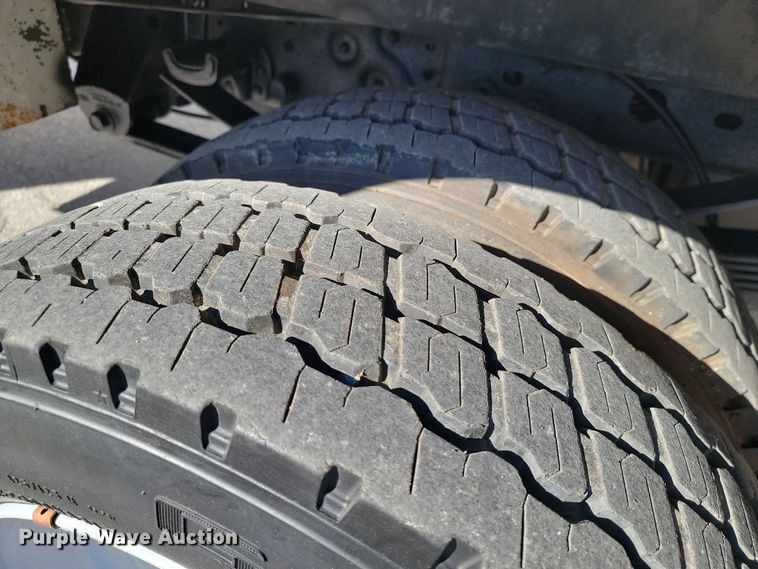 image for item LD9096 1999 Ford F450 Super Duty utility / service truck