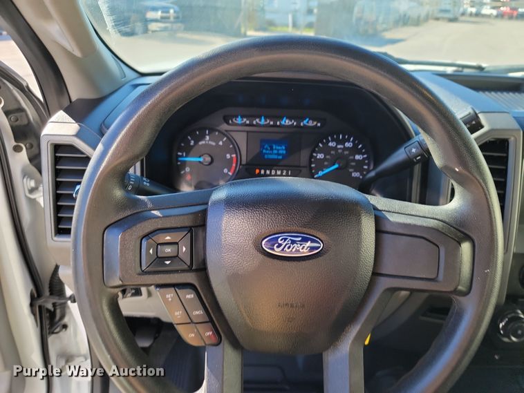 image for item LD9097 2017 Ford F450 Super Duty XL box truck