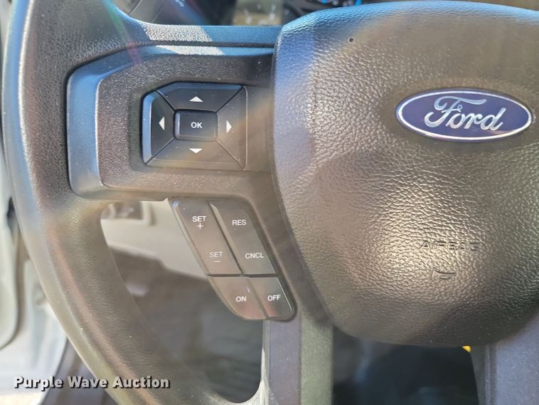 image for item LD9097 2017 Ford F450 Super Duty XL box truck