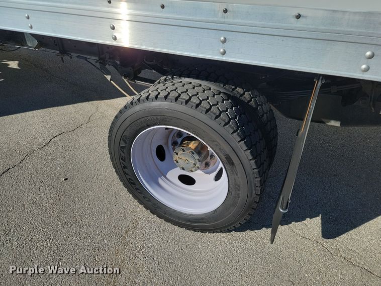 image for item LD9097 2017 Ford F450 Super Duty XL box truck