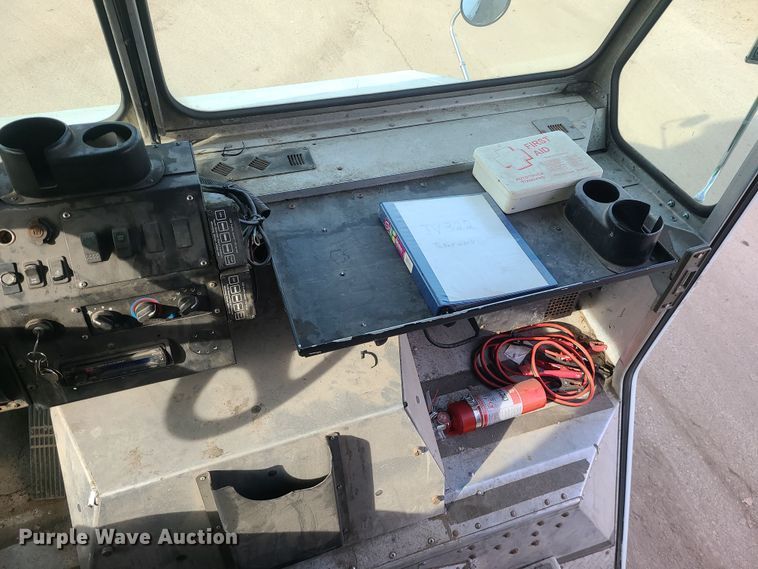 image for item LJ9420 2008 Freightliner MT45  delivery truck