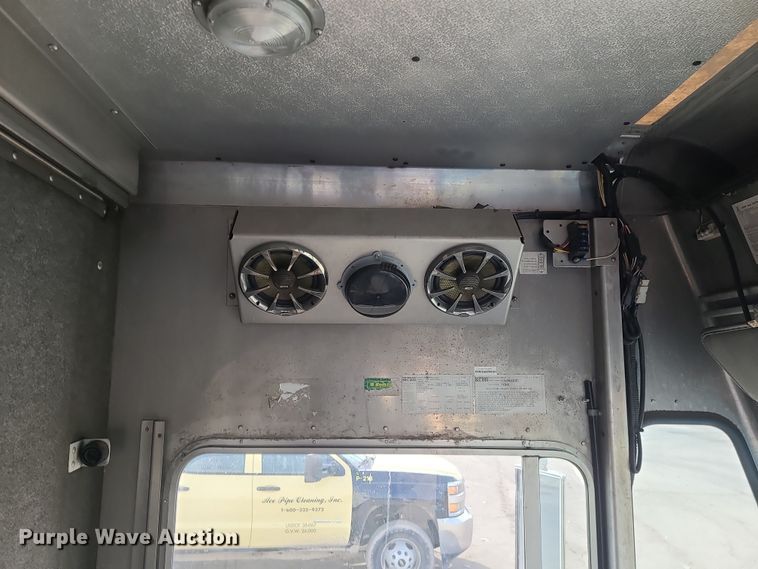 image for item LJ9420 2008 Freightliner MT45  delivery truck