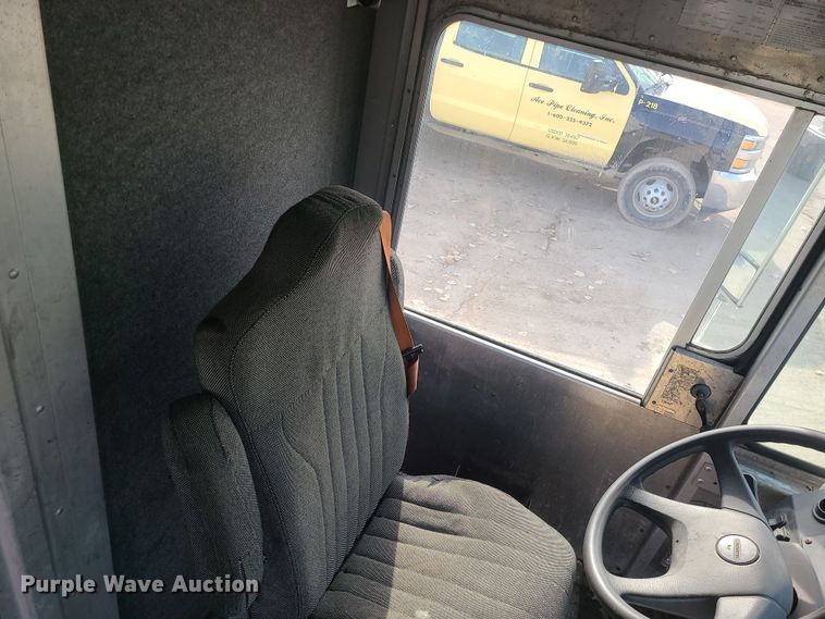 image for item LJ9420 2008 Freightliner MT45  delivery truck